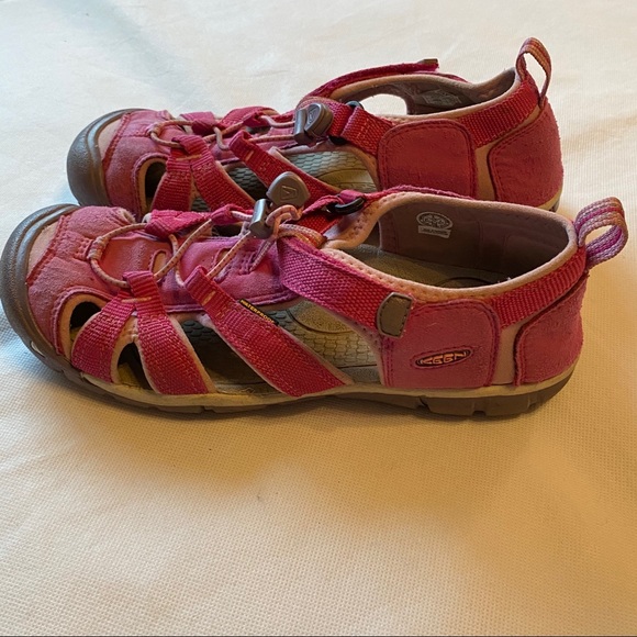 Keen Pink Waterproof Sandals Sz 5 Big Girls - Picture 2 of 7